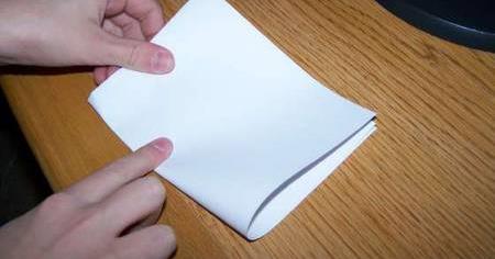 Hányszor lehet félbehajtani egy papírlapot?